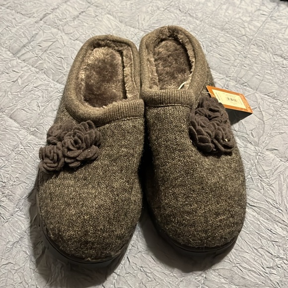 NWT Women’s Sonoma slippers gray size XL -11 charcoal faux fur line rubber sole - Picture 5 of 8